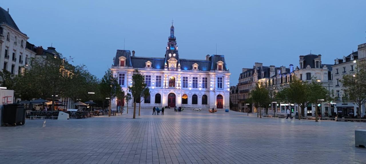Hyper Centre-Le Regratterie-Wifi Lägenhet Poitiers Exteriör bild